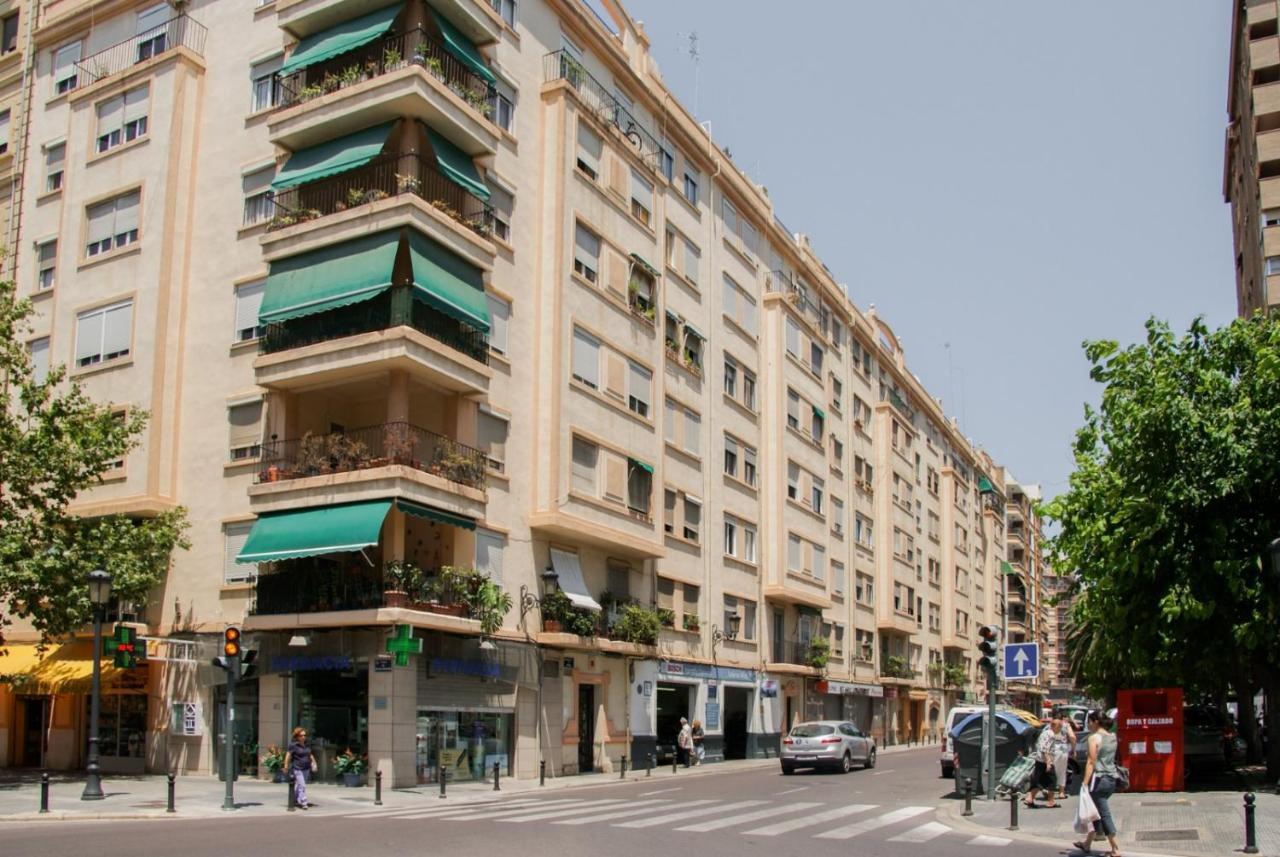 Apartamentos Fv Flats Valencia - Mestalla 9 المظهر الخارجي الصورة
